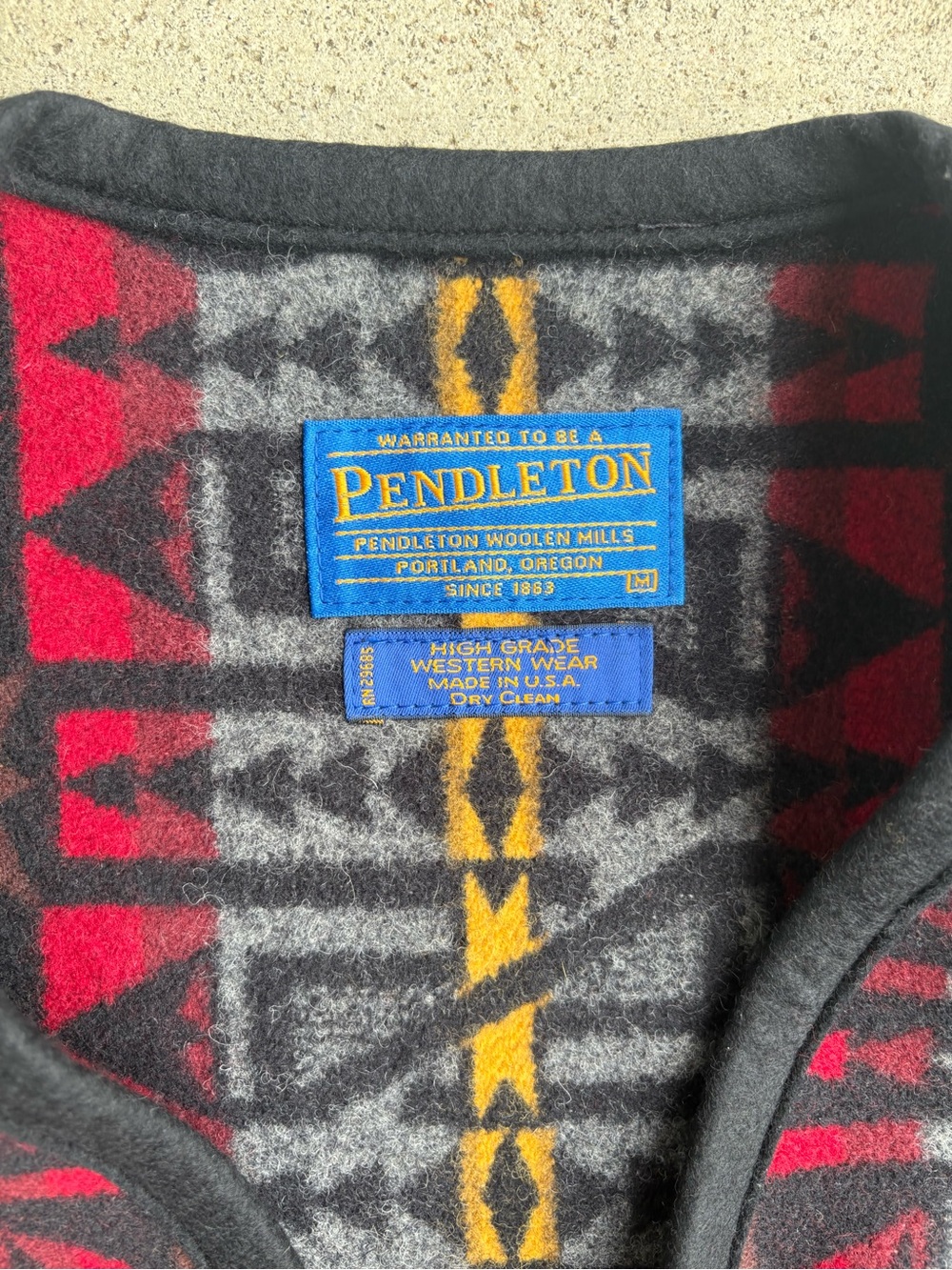 Vintage Pendleton High Grade Western Wear Wool Blend Vest - Size Medium - Picture 3 of 5